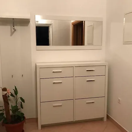 Feriehus Apartman Mara Šestanovac