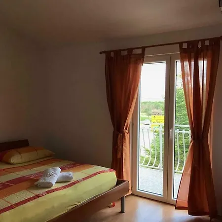 Apartman Mara Сasa de vacaciones Šestanovac
